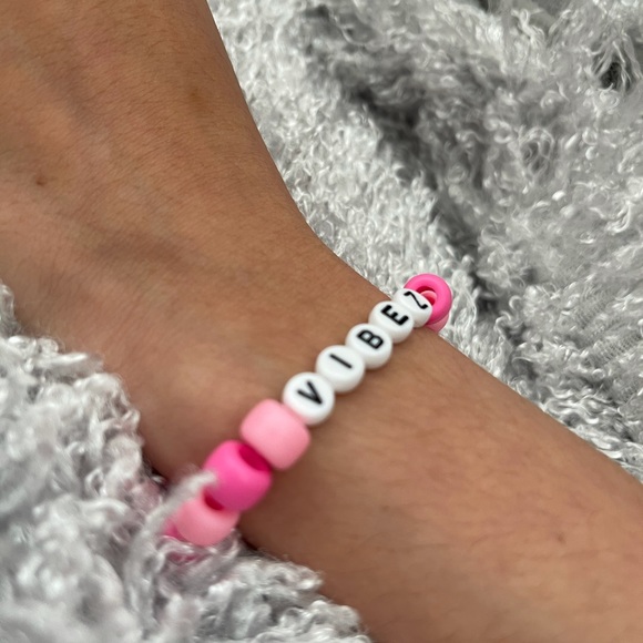 Cute Handmade bracelet 💜 - Picture 3 of 3